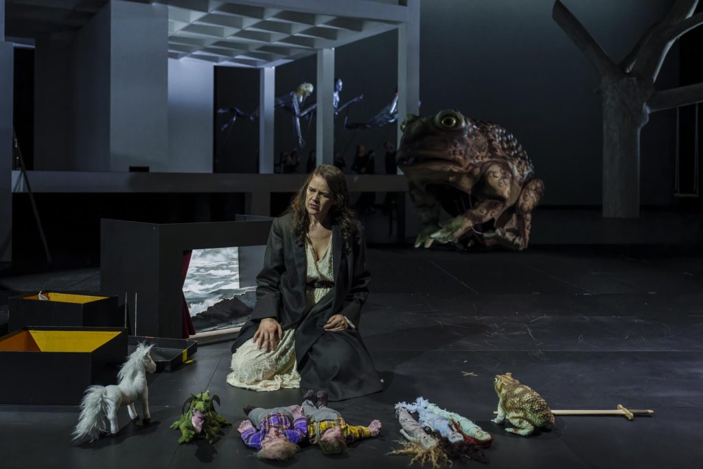 Trine Moller sul palco interpreta Brunilde. (Foto di Ingo Höhn)