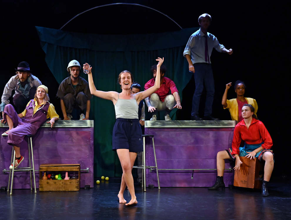 Un momento dello spettacolo <i>Baradhoc</i>