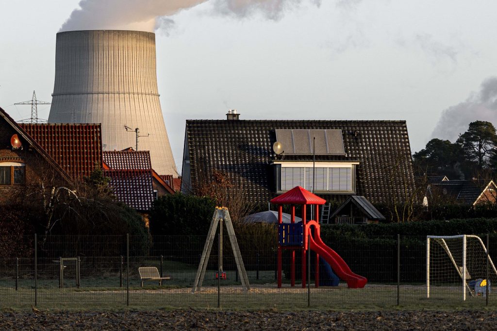 La centrale nucleare di Emsland, Bassa Sassonia (Shutterstock)