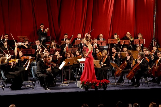 Beatrice Venezi ha mostrato al mondo come si possa dirigere anche in abito da sera