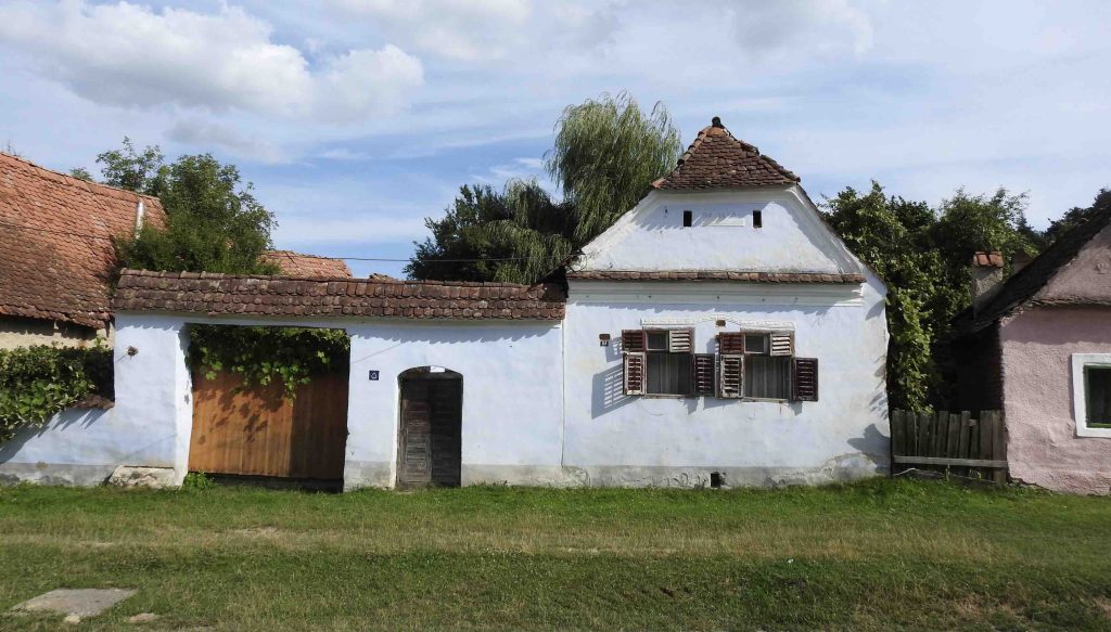 Casa a Viscri (Sara Rossi Guidicelli)