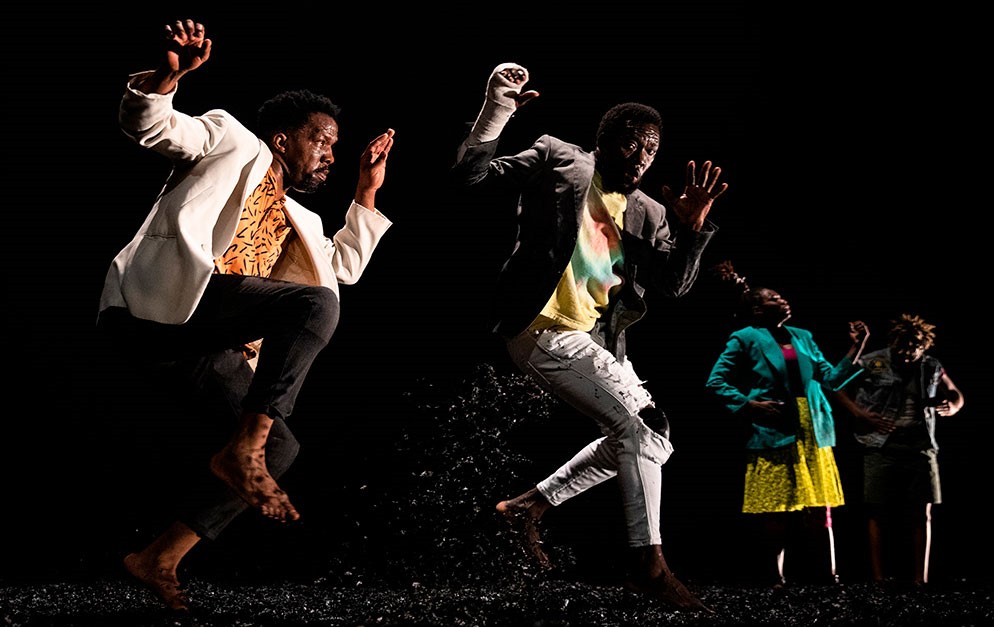 Un momento dello spettacolo Wakatt di Serge Aimé Coulibaly (Sophie Garcia)