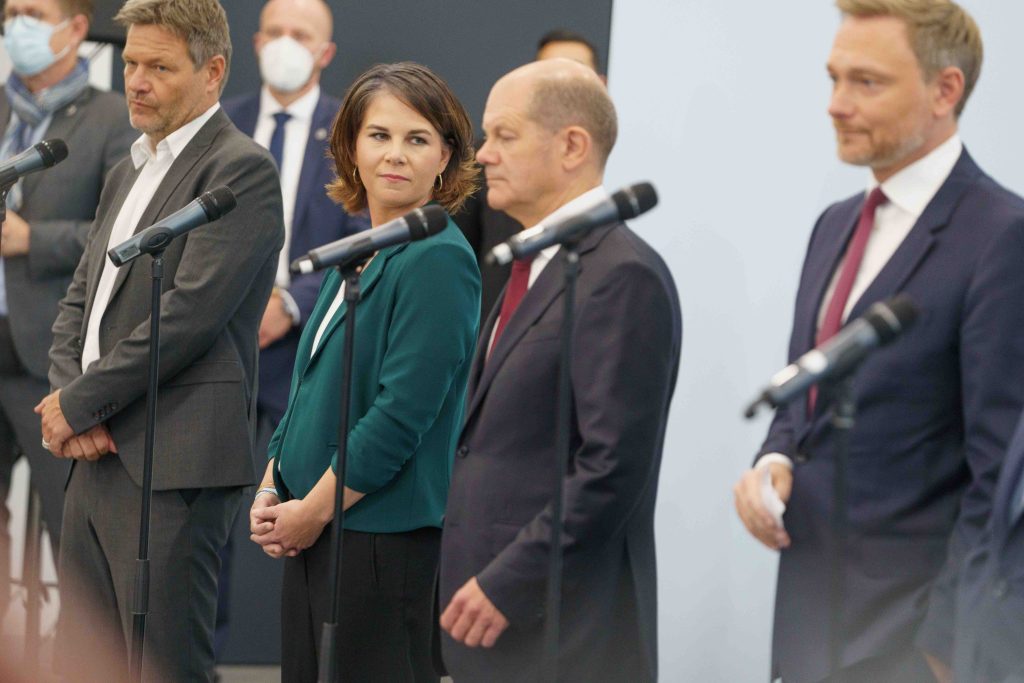 Da sinistra: Robert Habeck, Annalena Baerbock, Olaf Scholz e Christian Lindner (Shutterstock)
