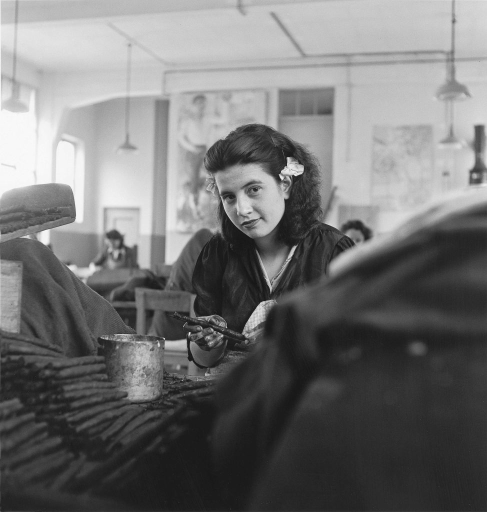 Un'immagine dei tempi d'oro della Fabbrica Tabacchi, nel 1947 (Keystone)