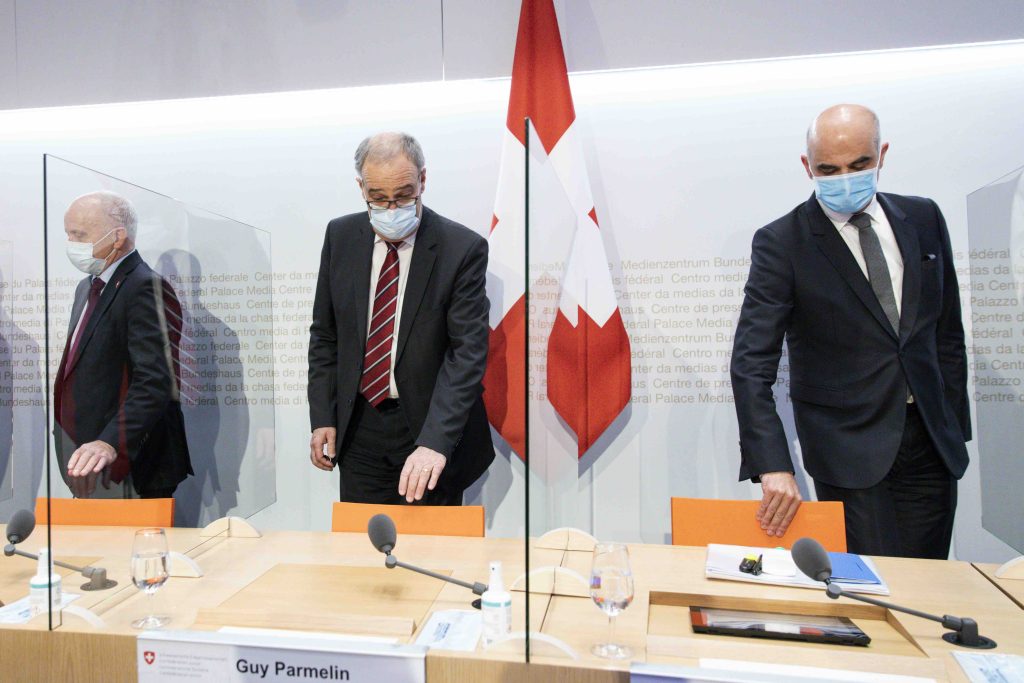 Maurer, Parmelin, Berset: le misure per contenere la pandemia costano miliardi, che dovranno essere recuperati (Keystone)
