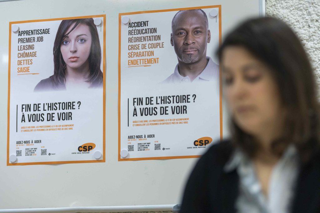 L’indebitamento privato è un problema riconosciuto e da non sottovalutare. Qui una campagna della CSP, il Centro sociale protestante romando (Keystone)
