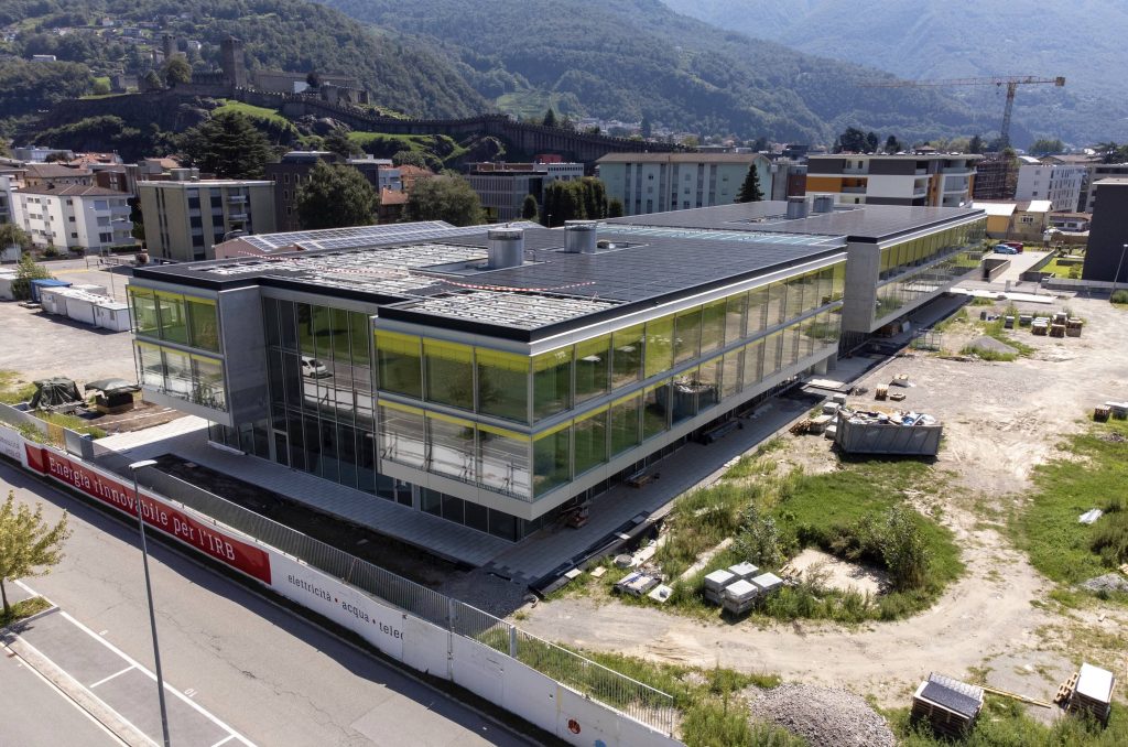Il nuovo Campus IRB e IOR a Bellinzona, in un’immagine dello scorso agosto (Ti-Press)