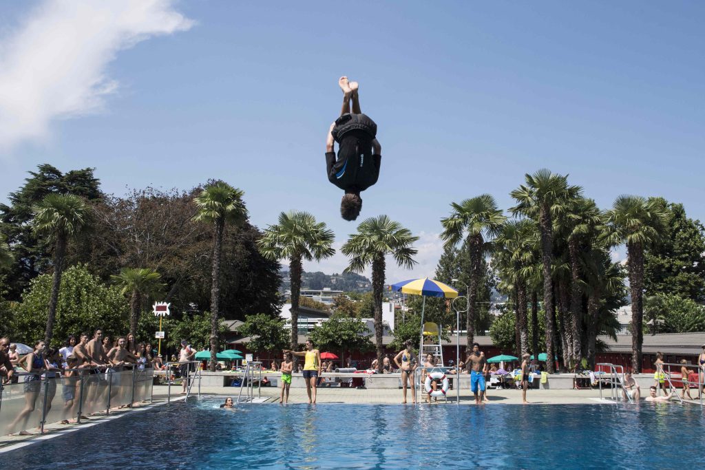 In molte piscine gli accessi saranno limitati, in compenso c’è chi riduce i prezzi degli abbonamenti (Ti-Press)