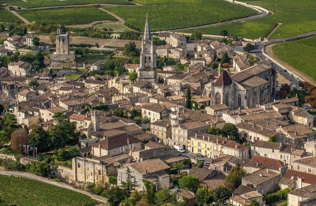 Saint-Emilion, attorniata dai vigneti (Keystone)