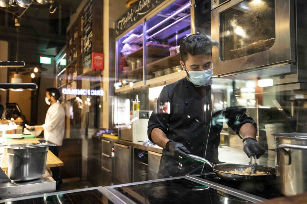 La ristorazione risente più di altri settori della pandemia (Keystone)