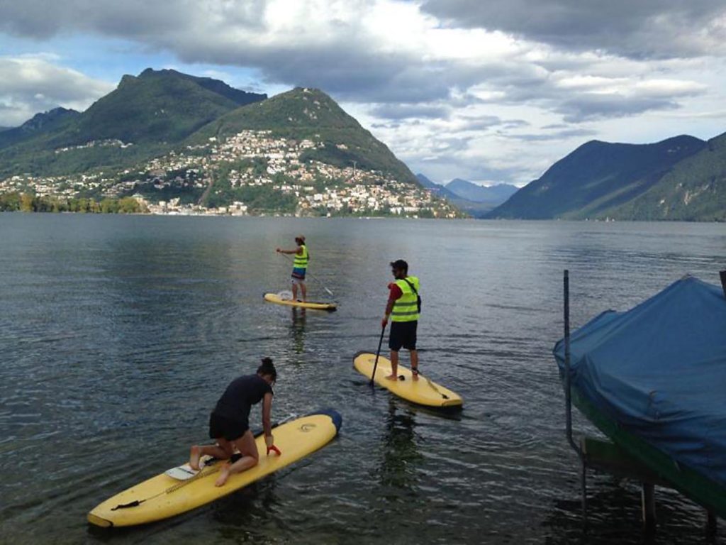 Non è una novità ma è sempre più in voga anche lo Stand Up Paddle (www.ticino.ch)