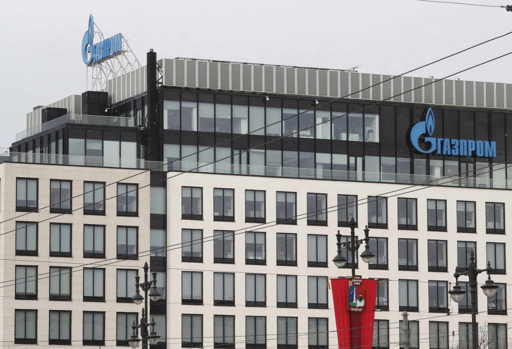 L’estrazione di gas del gigante Gazprom è scesa nel 2022 ai minimi storici. Nella foto la sede di San Pietroburgo (Keystone)