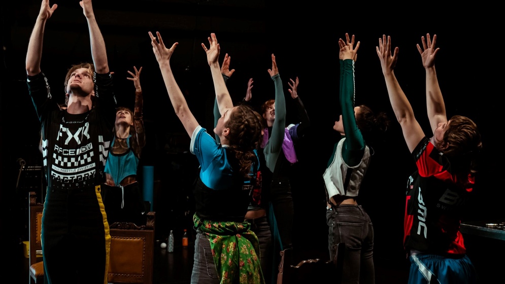 Un’immagine tratta dallo spettacolo Everything is going to be fine (Accademia Dimitri)