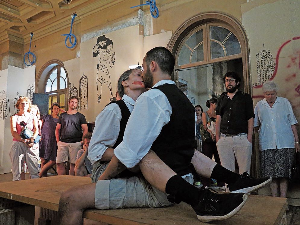 Un momento dello spettacolo (Opera retablO)