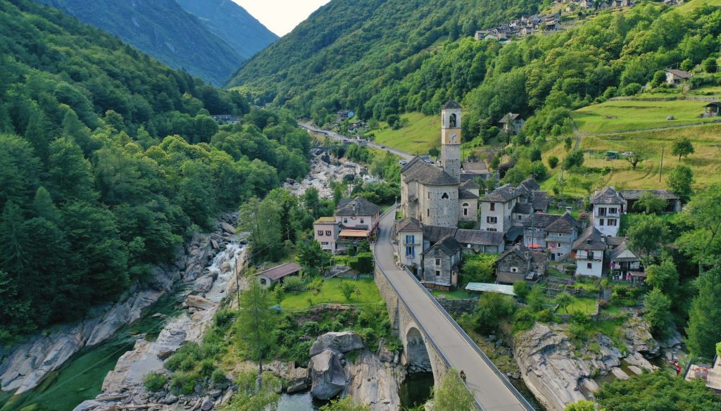 Lavertezzo (Wikimedia)