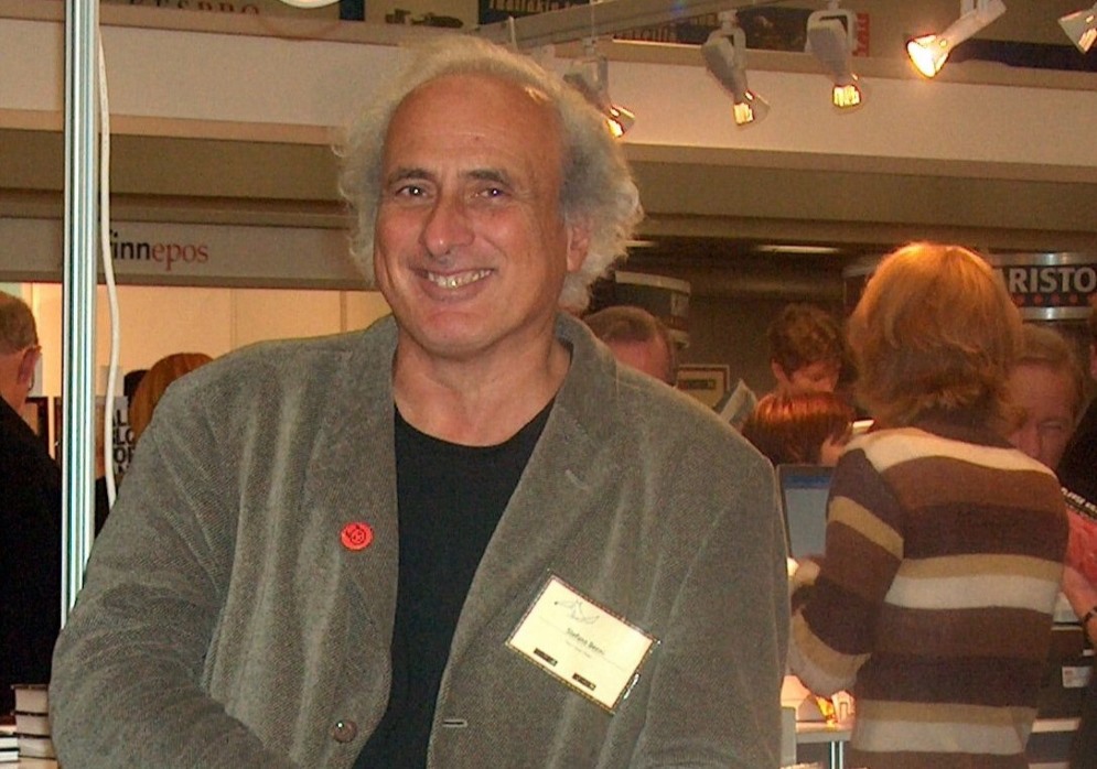 Stefano Benni alla Fiera del Libro di Helsinki nel 2004 (Anneli Salo)