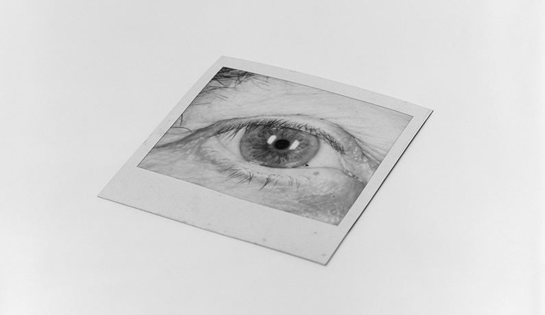 Uno degli oggetti esposti nella mostra Pretenzione Intenzione – Objects of Beauty and Bewilderment from the Archive of Harald Szeemann (Photo: Bohdan Stehlik)