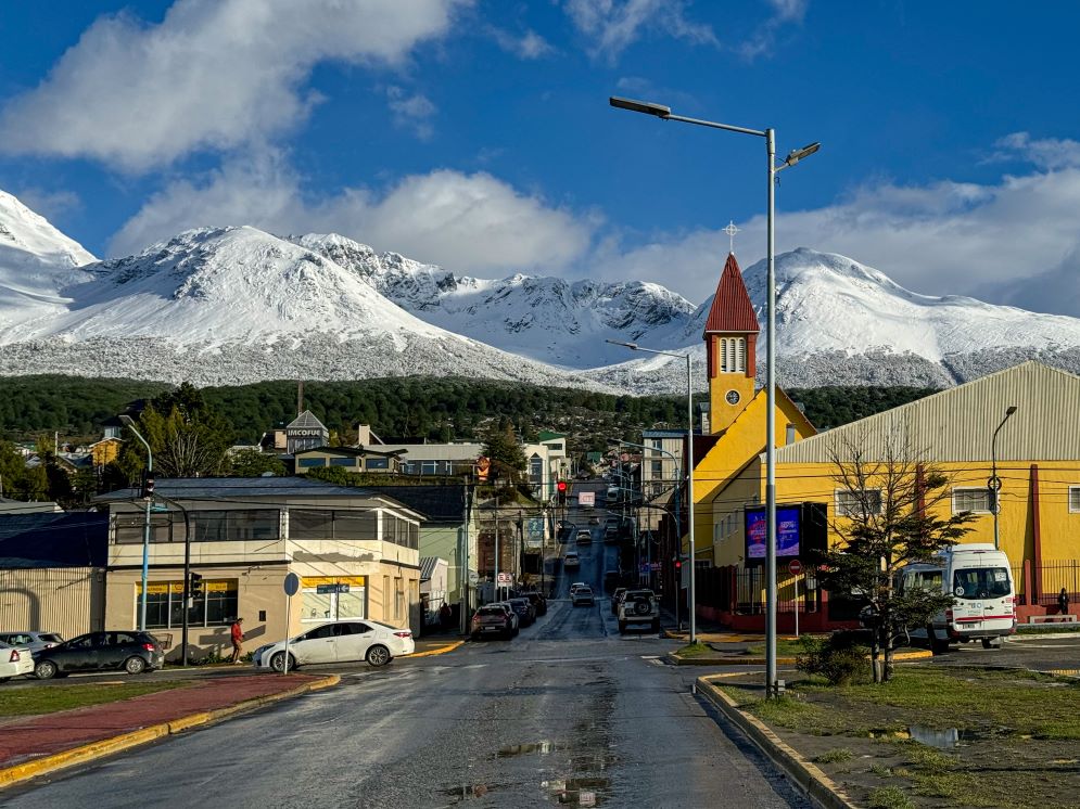 Vista del centro di Ushuaia oggi