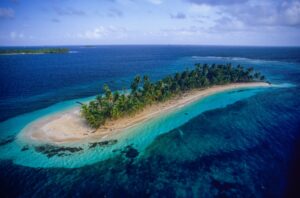 San Blas, il mare ai piedi
