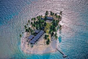 San Blas, il mare ai piedi